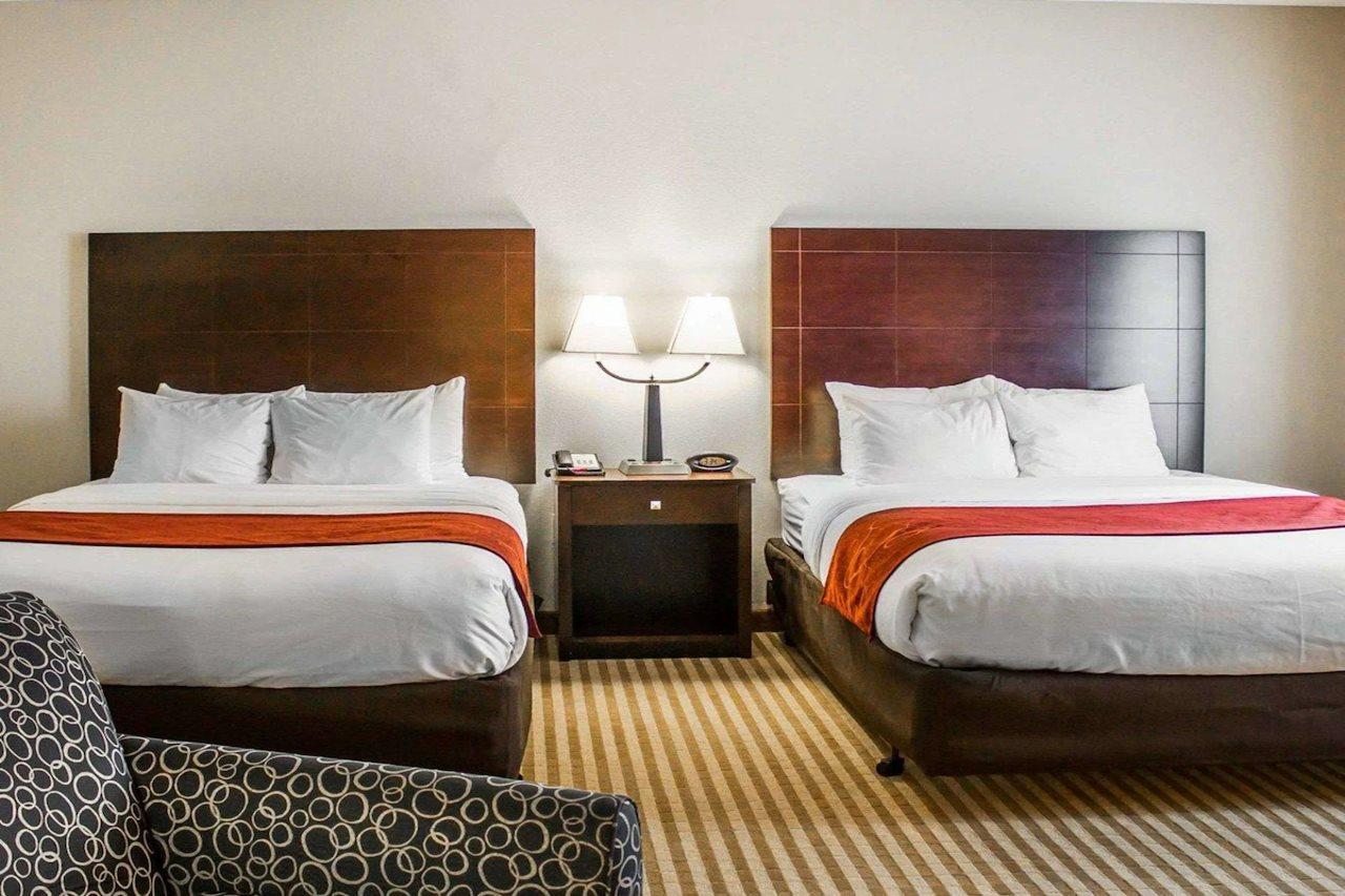 Comfort Suites Columbus East Broad Екстер'єр фото
