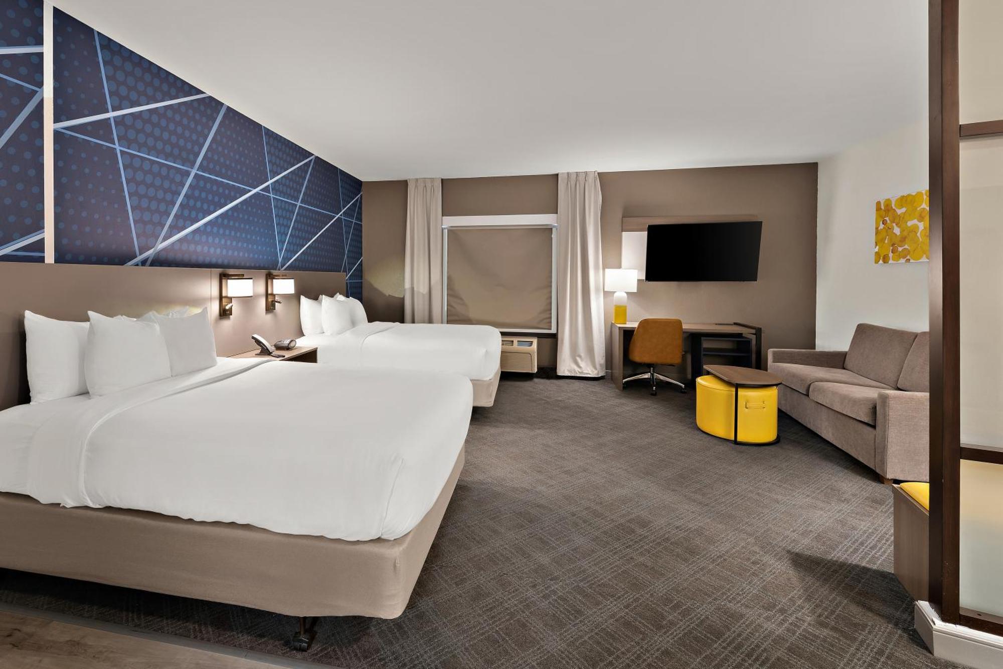 Comfort Suites Columbus East Broad Екстер'єр фото