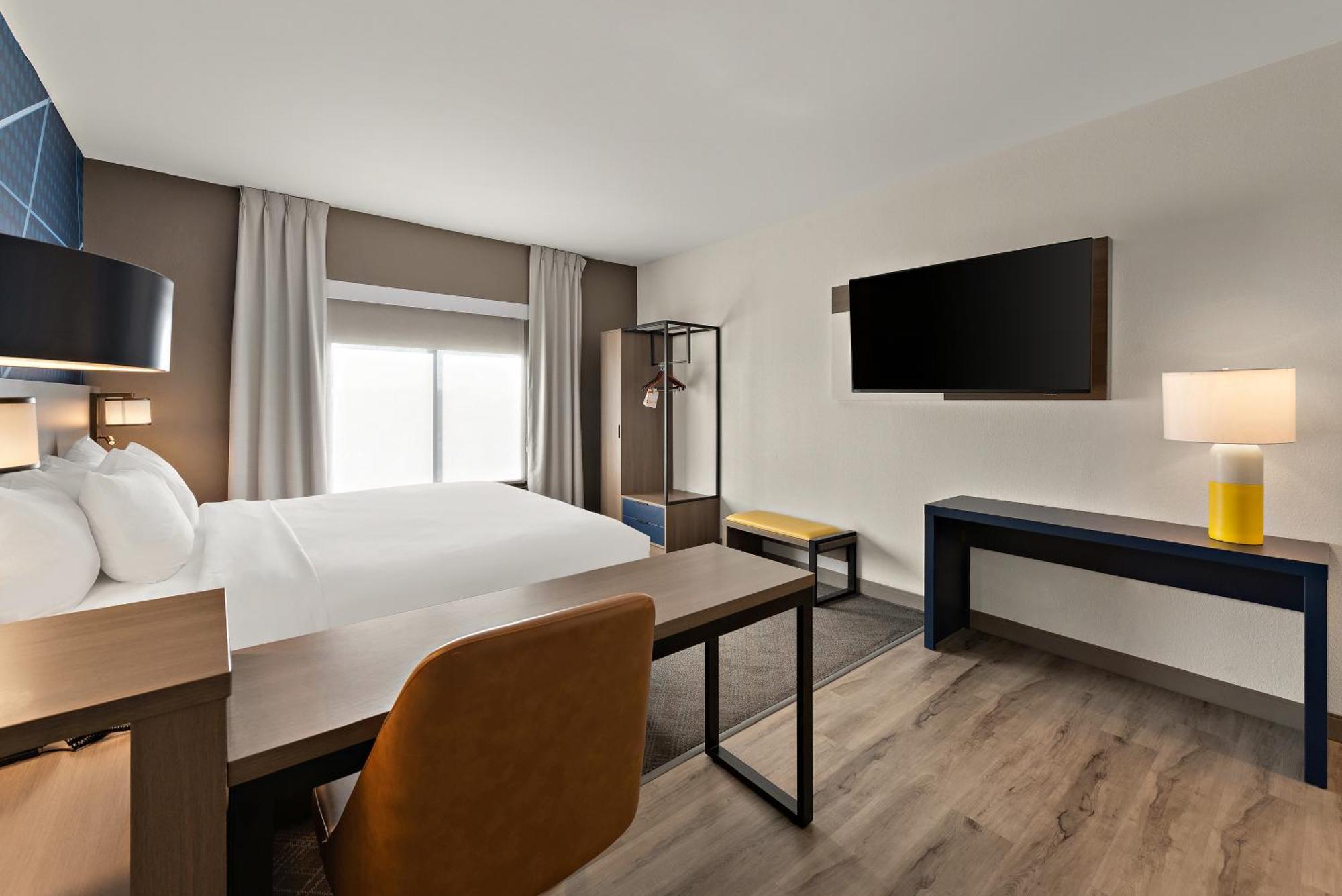 Comfort Suites Columbus East Broad Екстер'єр фото