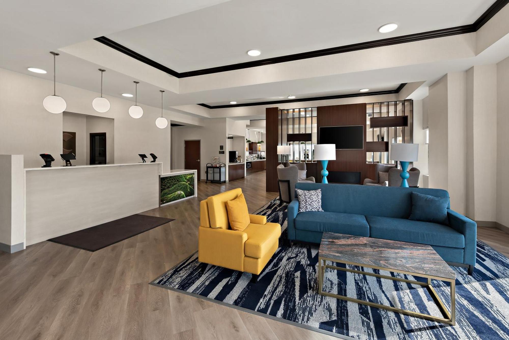 Comfort Suites Columbus East Broad Екстер'єр фото