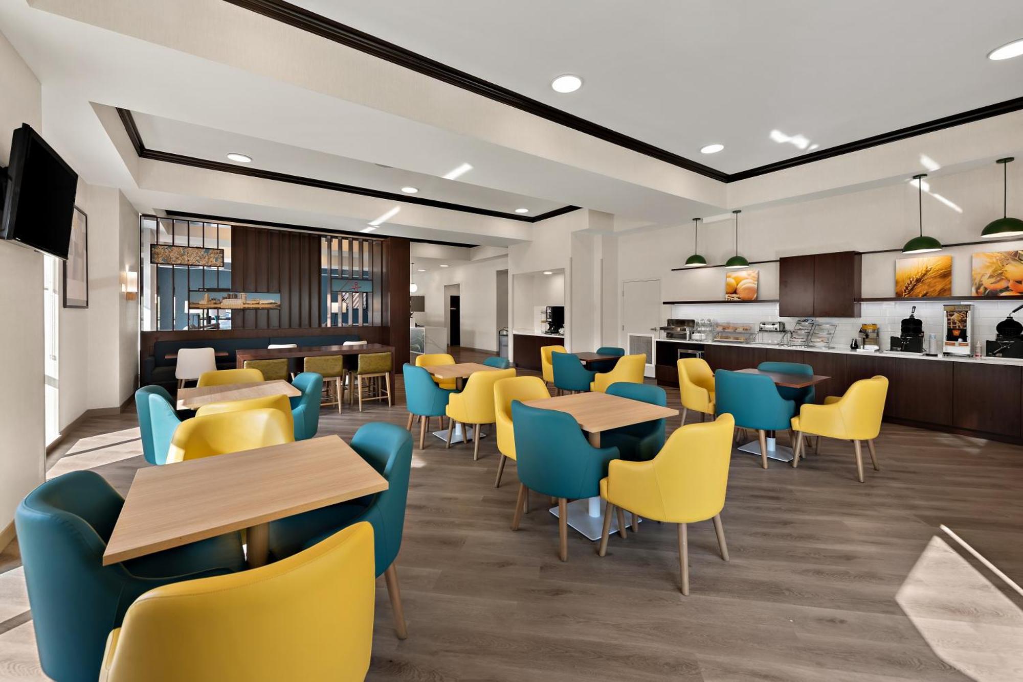Comfort Suites Columbus East Broad Екстер'єр фото