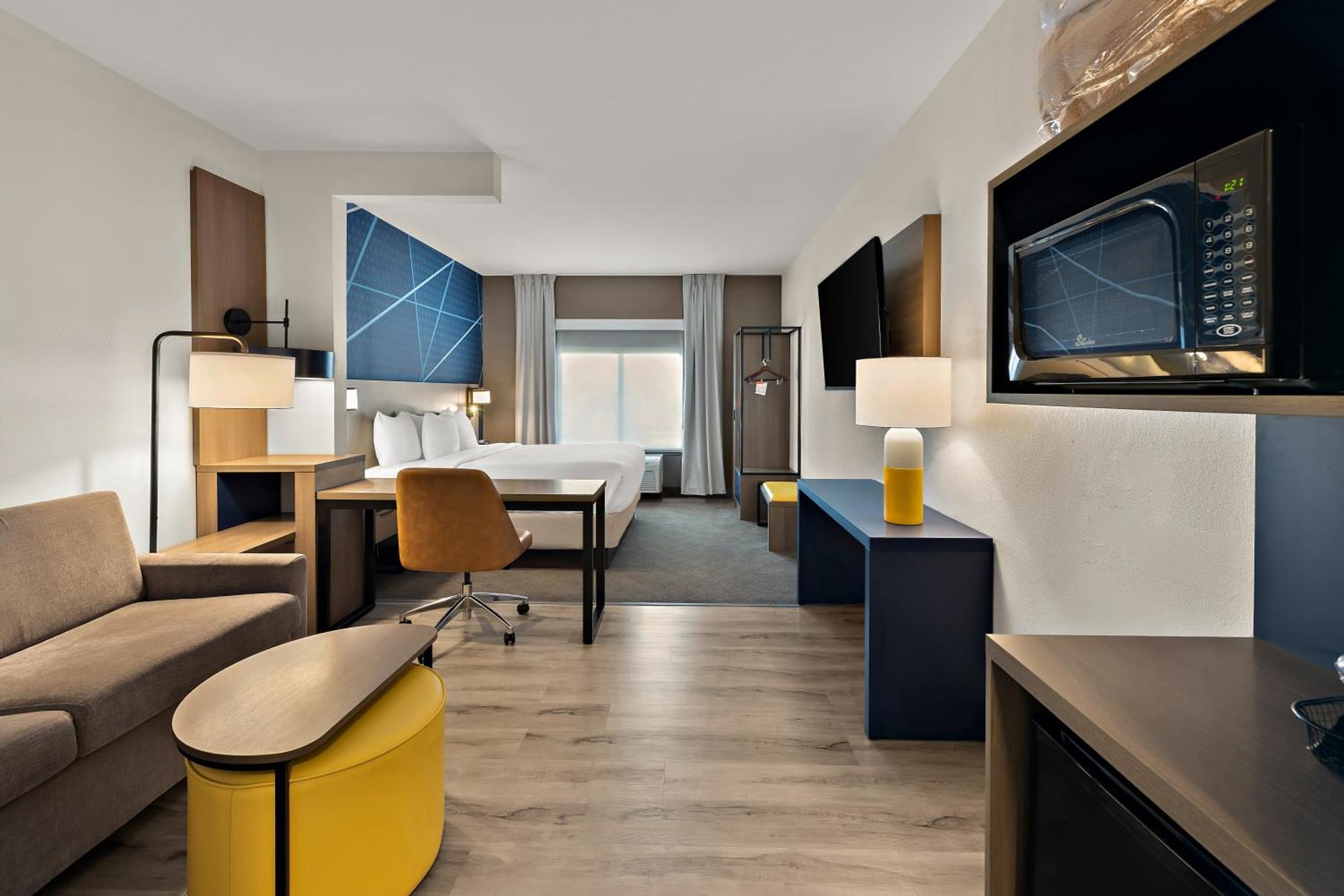 Comfort Suites Columbus East Broad Екстер'єр фото