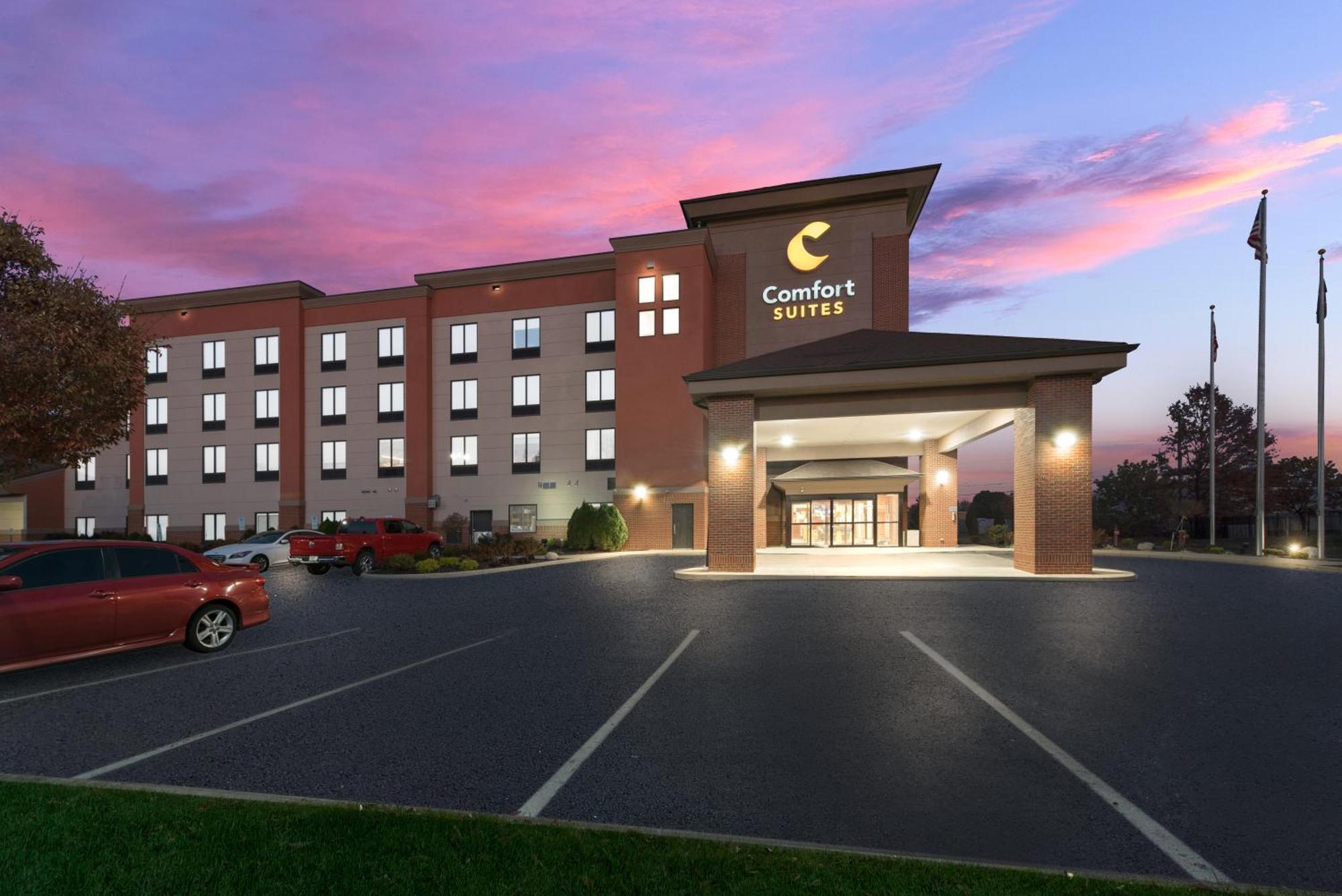 Comfort Suites Columbus East Broad Екстер'єр фото