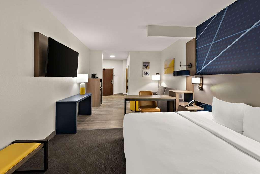 Comfort Suites Columbus East Broad Номер фото