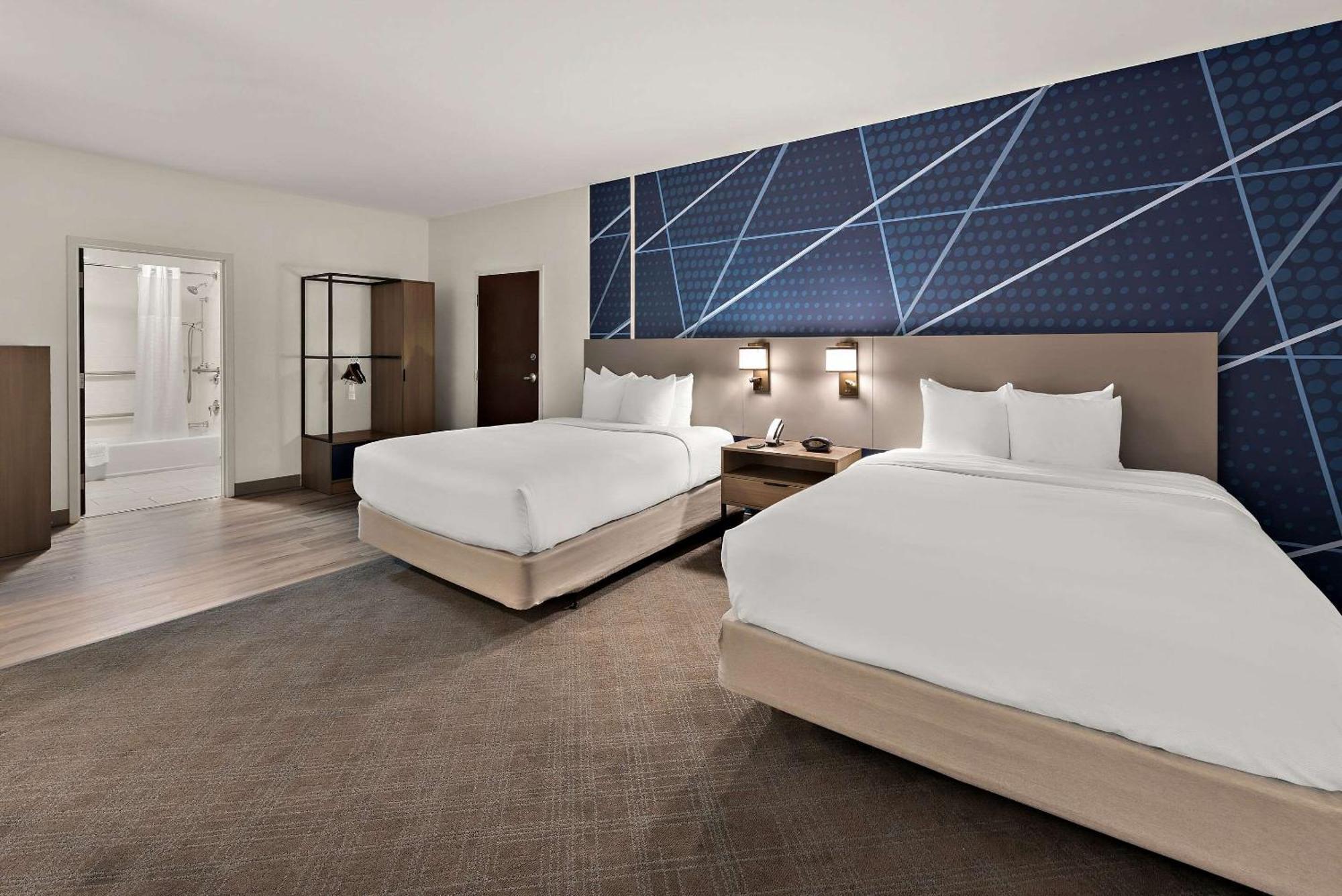 Comfort Suites Columbus East Broad Екстер'єр фото